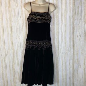 ♥️BRAND NEW WITH TAGS WDNY Size 4 Velvet Beaded Dress. PRISTINE😍